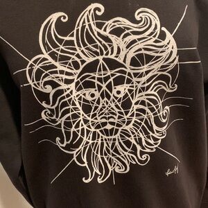 Kim Tabay Art Lion Graphic Sweatshirt • Sz L